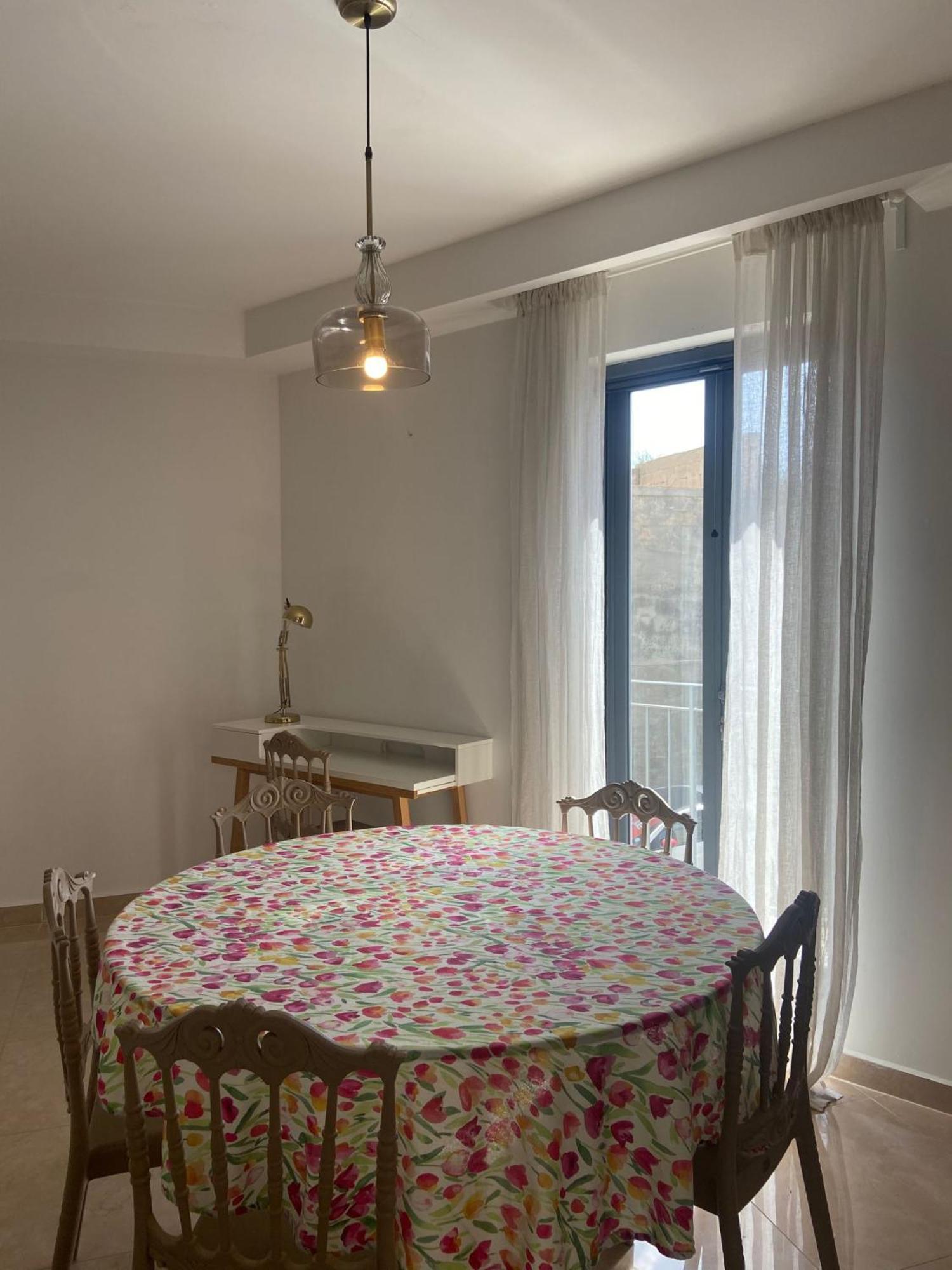 Cozy 2 Bedroom Apartment Near Seafront Gzira Exterior foto
